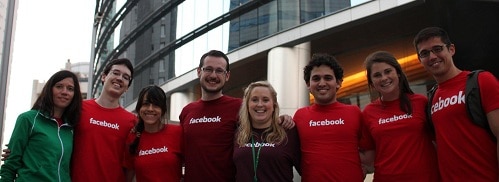 Victor e a equipe do Facebook
