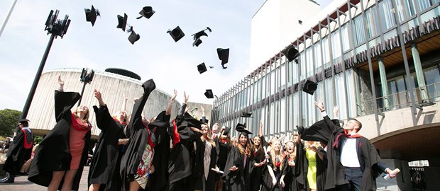 Concurso de vídeos dá curso de inglês na Inglaterra Concurso de vídeos dá curso de inglês na Inglaterra