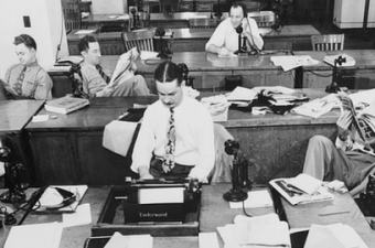 jornalistas na redação do New York Times em 1942