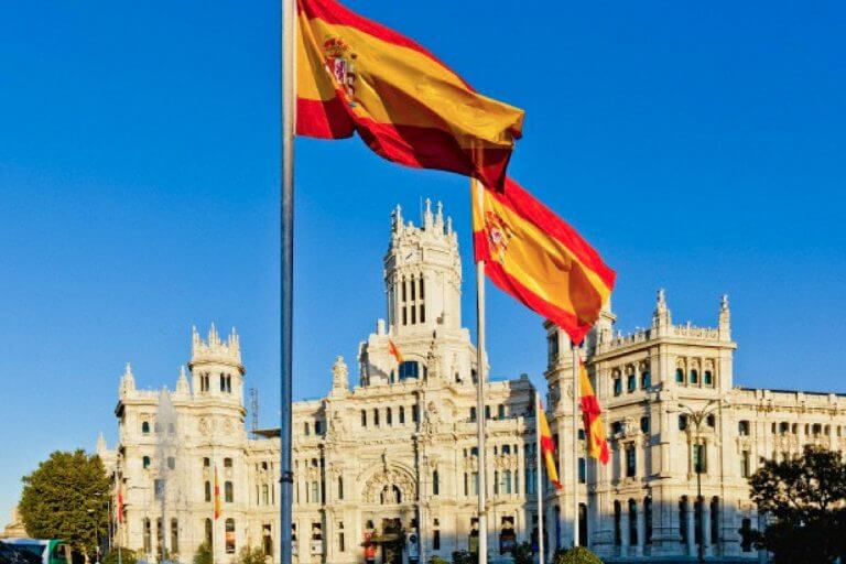 Concorra a bolsas para curso de verão na Espanha Concorra a bolsas para curso de verão na Espanha