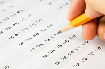 exames de proficiência TOEFL, IELTS GRE ou GMAT