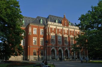 Fachada do collegium Novum da Jagiellonian University, na Polônia
