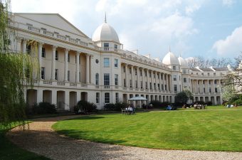 Fachada da London Business School - MBA internacional