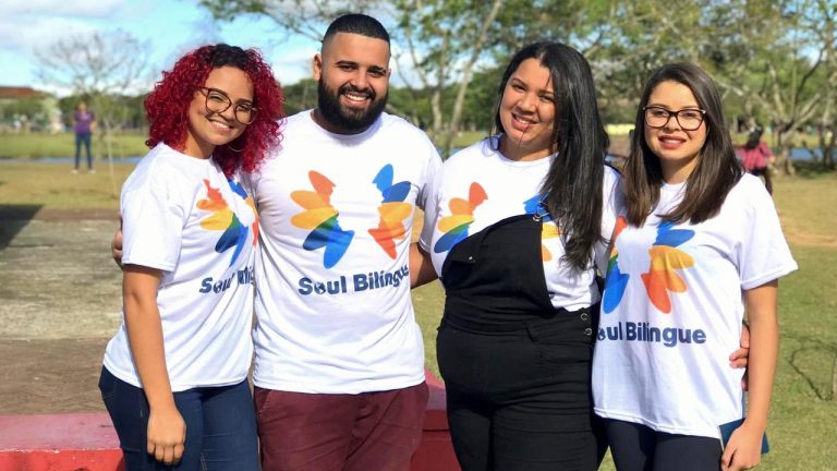 Organização oferece bolsas para intercâmbio de inglês a jovens de baixa renda Organização oferece bolsas para intercâmbio de inglês a jovens de baixa renda