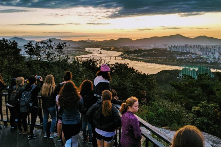 Como é estudar em Seul, capital da Coreia do Sul? Aluna da Minerva responde Como é estudar em Seul, capital da Coreia do Sul? Aluna da Minerva responde