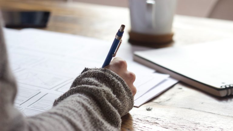 Conheça os principais exames de proficiência exigidos por universidades Conheça os principais exames de proficiência exigidos por universidades