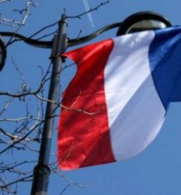 bandeira francesa tremulando
