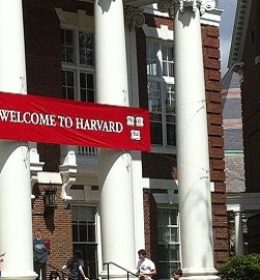placa welcome to harvard
