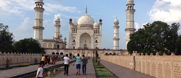Meu ensino médio na Índia: visitas a templos e ao “falso Taj Mahal”