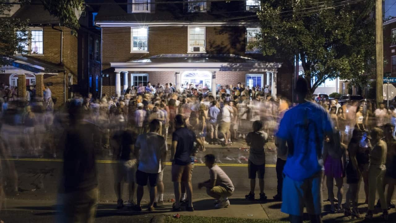 Festa da university of Virginia - crédito: washington post - faculdades mais festeiras