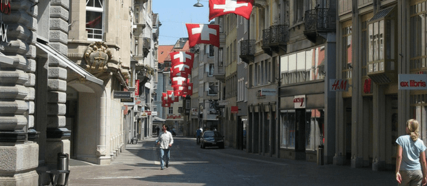 Bandeiras da Suíça na Cidade de São Galo