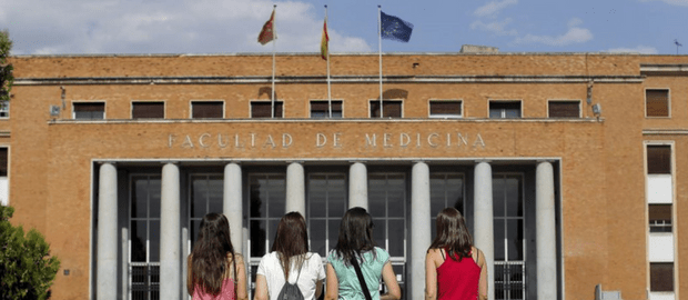 Prédio da Faculdade de Medicina da Universidad Complutense de Madris