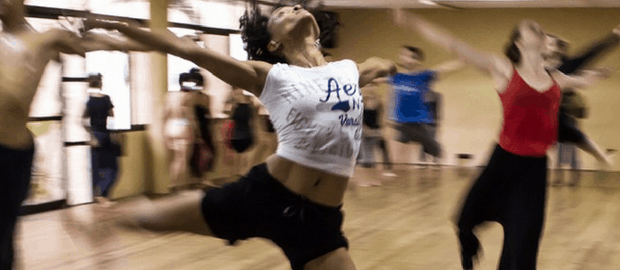 Dançarina paulista aceita para Ivy League compartilha sua redação