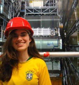 Brasileira Bárbara Cruvinel fez estágio no CERN, na Suíça