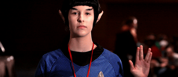 Mulher cosplayer de Vulcano, do Star Trek