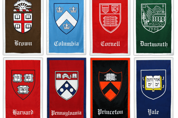 bandeiras das universidades que compõem a Ivy League