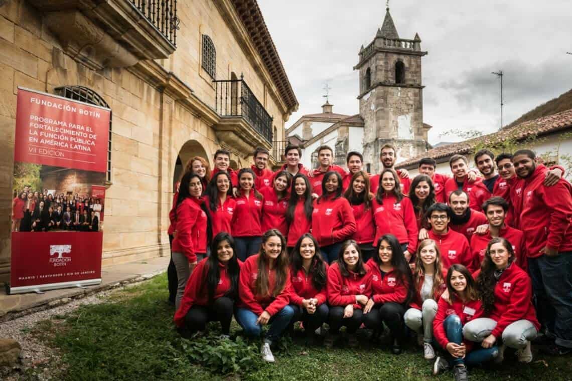 turma de estudantes do curso de políticas públicas da Fundação Botín