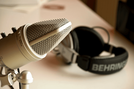 Conheça os melhores podcasts para aprender inglês e outros quatro idiomas