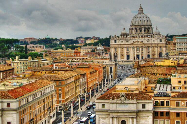 Dicas de uma brasileira para quem pretende estudar em Roma Dicas de uma brasileira para quem pretende estudar em Roma