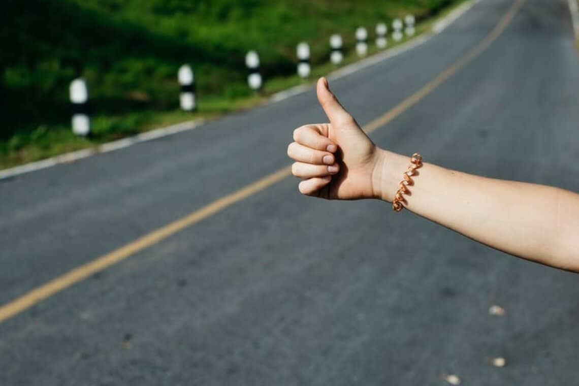 pegando carona na estrada