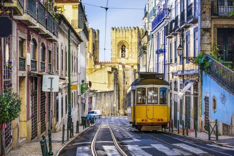 Quanto custa estudar em Portugal? Saiba como é o custo de vida no país