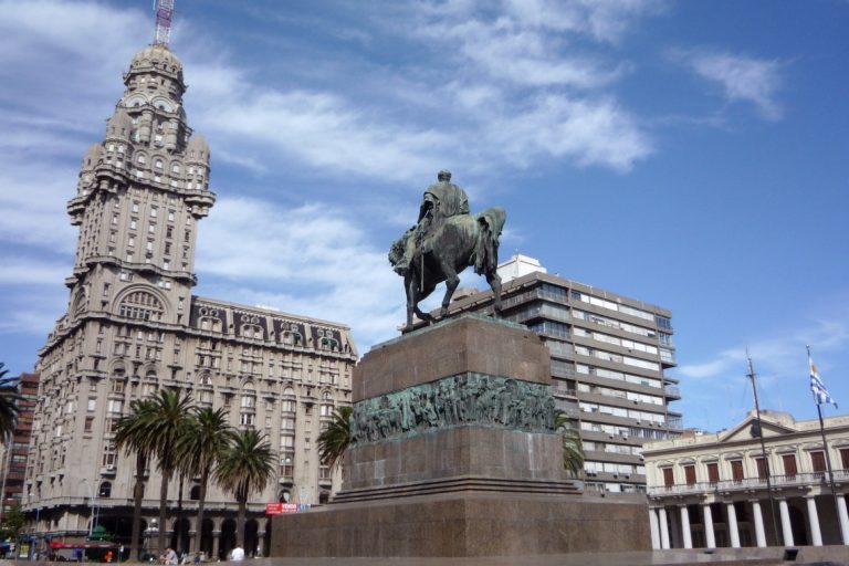 Intercâmbio: tudo sobre estudar no Uruguai