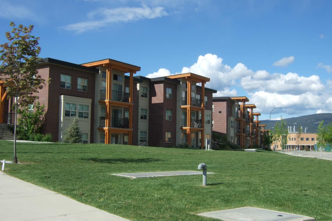 Residências estudantis do campus de Okanagan da UBC, University of British Columbia (univesidade da colúmbia britânica)