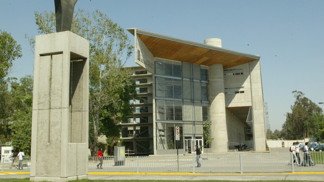 PUC Chile Campus San Joaquín