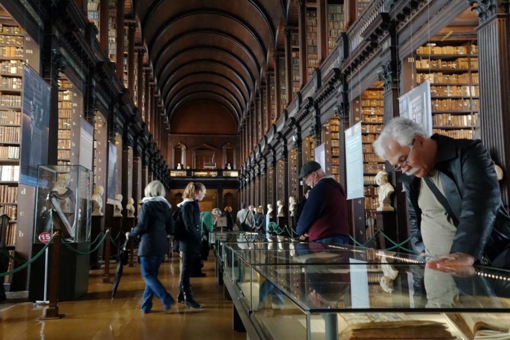 Bibliotecas Universitárias: Long Room