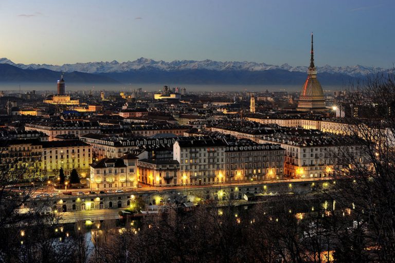 Turin School, na Itália, oferece bolsa para curso de duas semanas