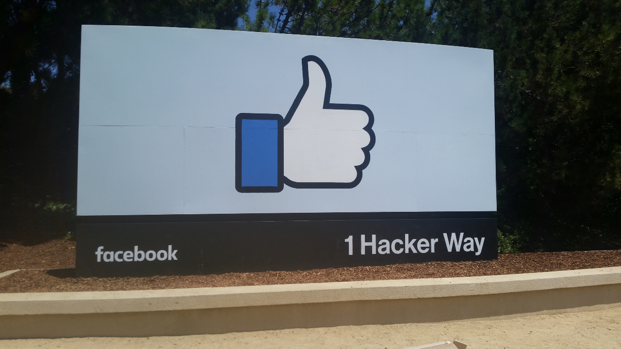 Placa de curtir na sede do Facebook - bolsas do Facebook - residência de pesquisa no Facebook