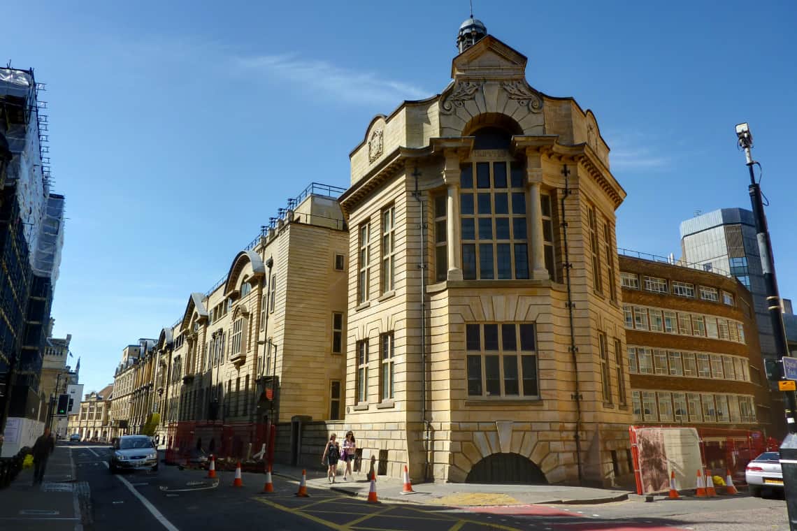 Escola de medicina da Universidade de Cambridge - bolsas integrais da Universidade de Cambridge