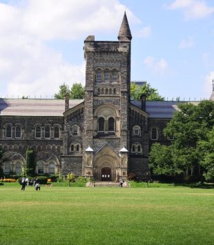Universidade de Toronto - bolsas integrais de graduação no Canadá