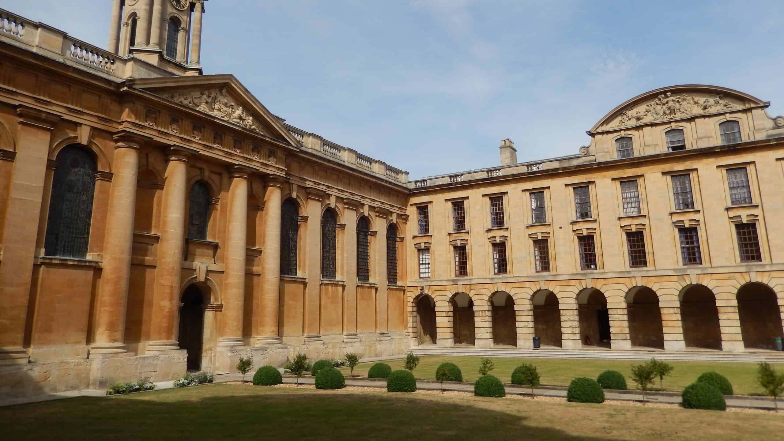 Queen's College, da Universidade de Oxford - bolsas integrais de graduação no Reino Unido