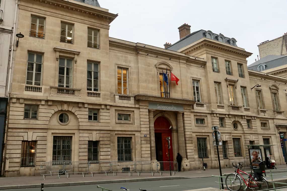 Fachada da Scinces Po - bolsas de mestrado na Sciences Po