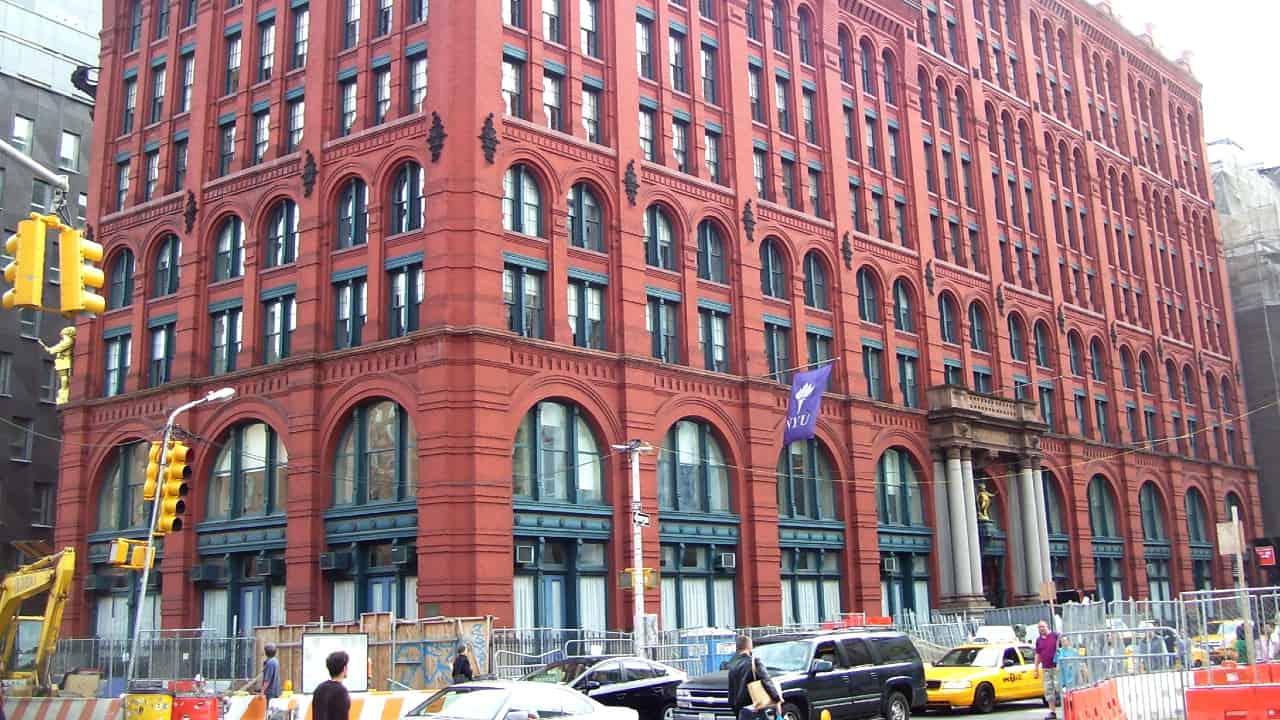 NYU Puck Building - bolsas de pós-graduação em políticas públicas