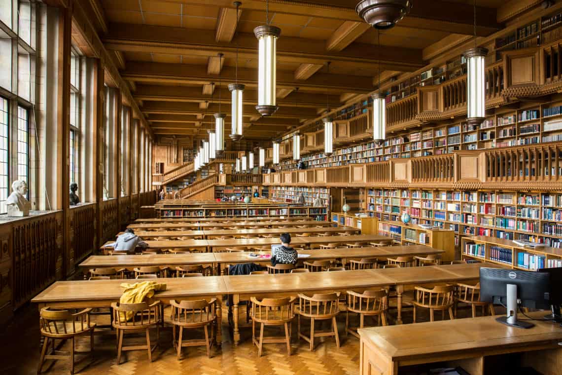 biblioteca da KU Leuven - bolsas integrais de pós-graduação na Bélgica