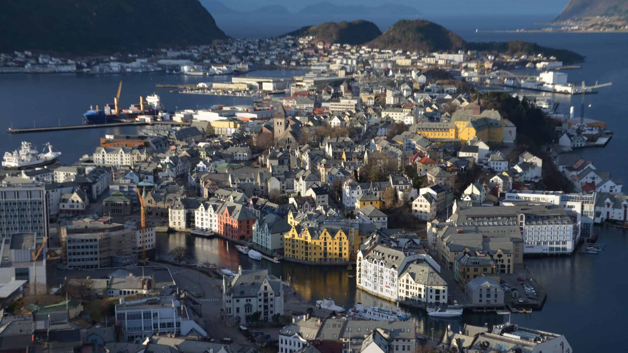Vista aérea de Alesund, na Noruega - intercâmbio na Noruega