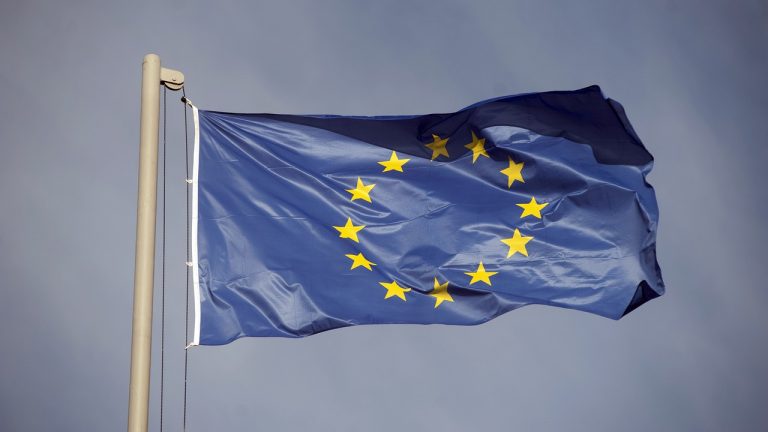 Comissão Europeia dará mais de €300 milhões em bolsas a pesquisadores experientes