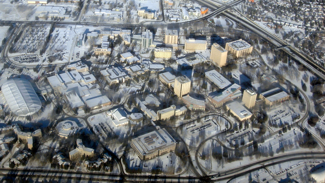 Imagem aérea da Universidade de Calgary - bolsas de graduação no Canadá