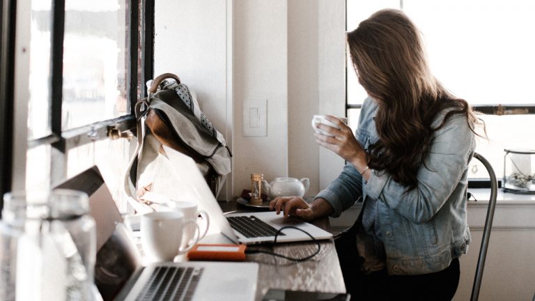 Certificados de cursos online têm validade no mercado de trabalho? E na academia? Certificados de cursos online têm validade no mercado de trabalho? E na academia?