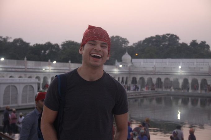 Gustavo Torres em Gurudwara Bangla Sahib, Nova Delhi. Outubro de 2017.