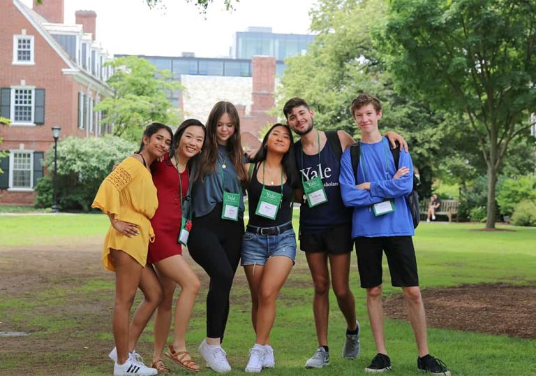 Últimos dias: curso em Yale oferece bolsas integrais para alunos do Ensino Médio