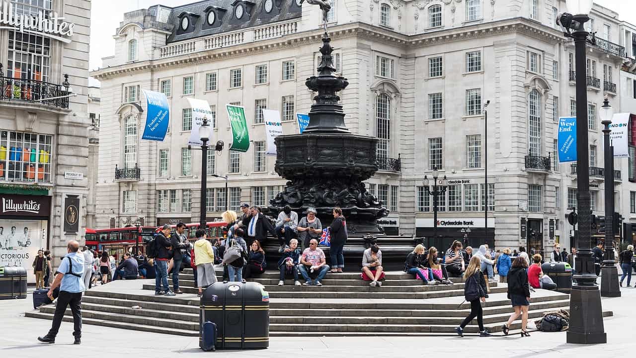 Piccadilly circus em londres - intercâmbio no Reino Unido