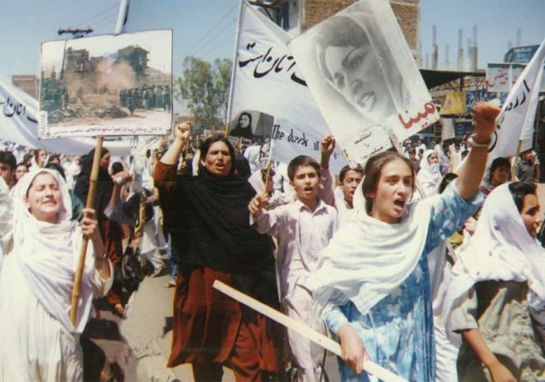 Talibã e mulheres: entenda a relação do grupo com o acesso à educação universal