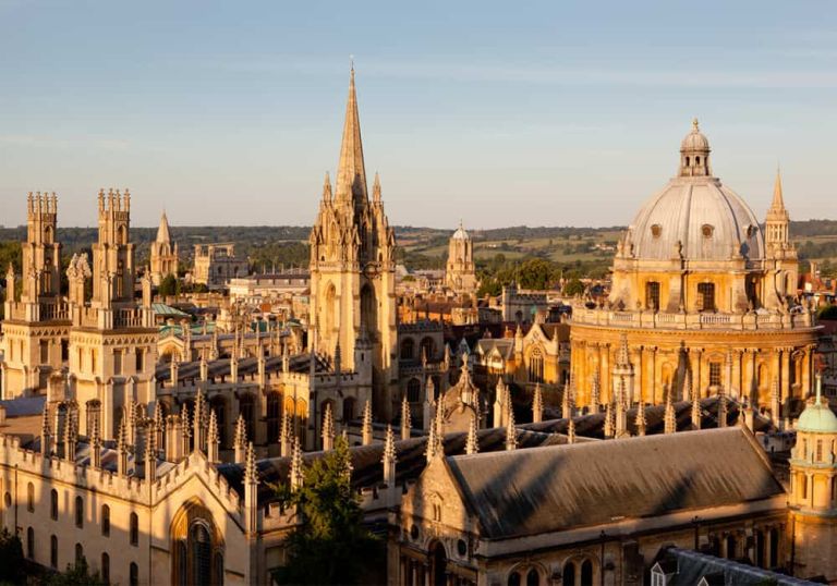 Inscrições abertas para bolsas integrais de mestrado na Universidade de Oxford Inscrições abertas para bolsas integrais de mestrado na Universidade de Oxford
