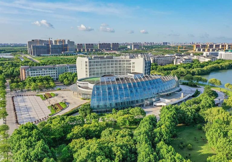 Xangai oferece 40 bolsas de estudo integrais na Donghua University